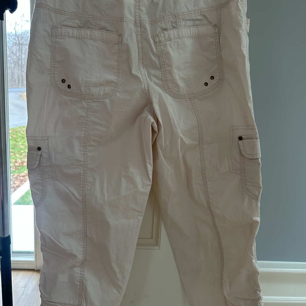 Chico's Cargo Capri Women’s Light Beige Bottoms